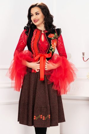 Fusta Venezia traditionala bordo din lana in clos cu motive florale brodate 1