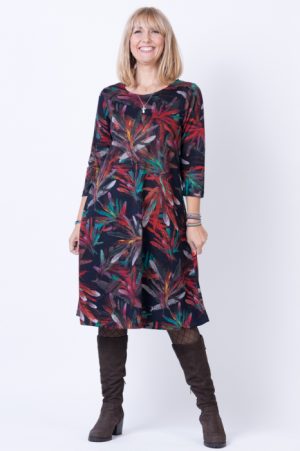 Rochie A line midi, imprimeu pene multicolore pe fond bleumarin 1