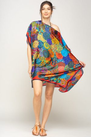 Rochie de plaja tip poncho din matase imprimat cu mandale multicolore cu rosu si bleumarin pe margine 1