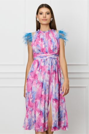 Rochie Dy Fashion roz cu imprimeu bleu si pene la umeri 1