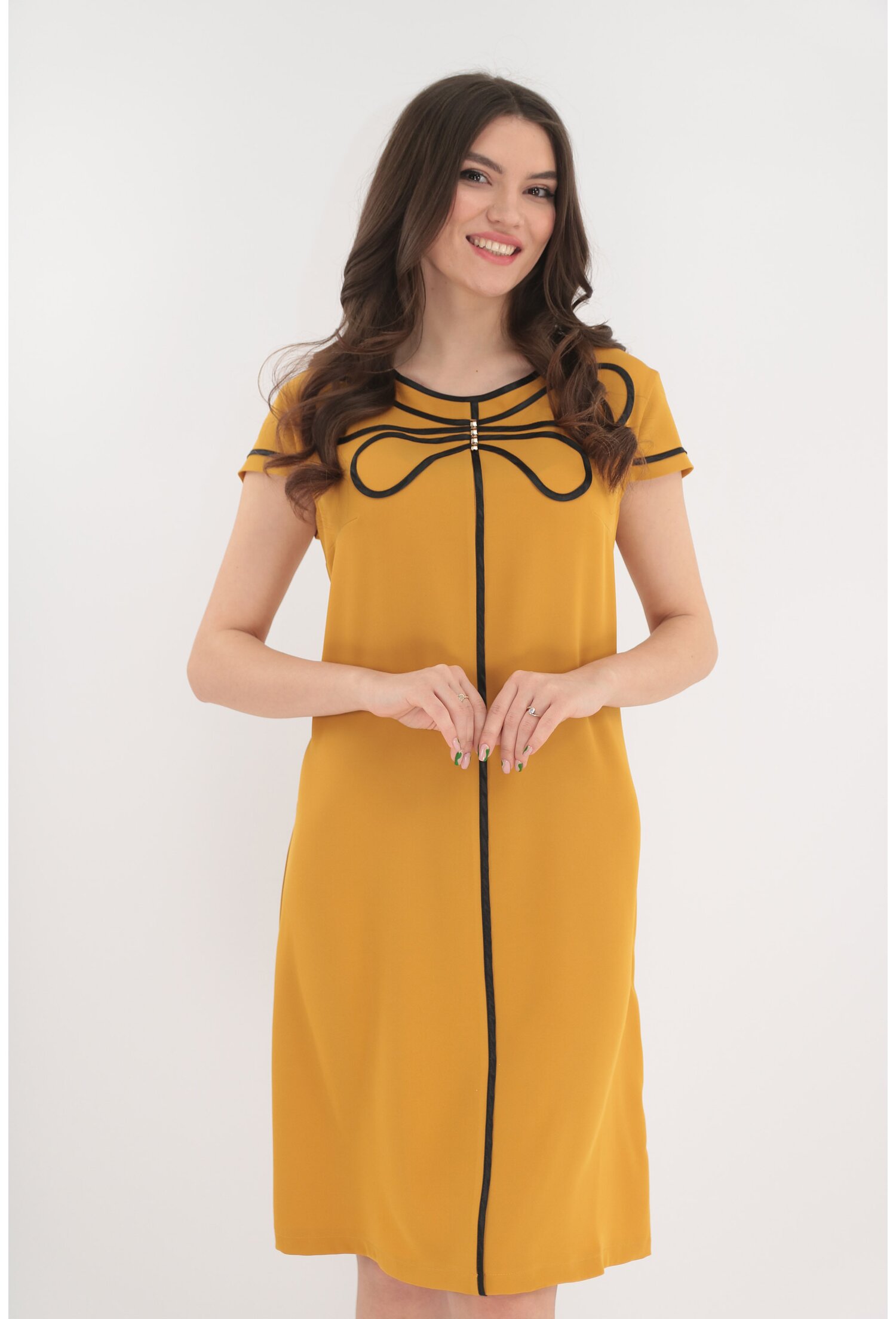 Rochie evazata mustar accesorizata cu banda satinata neagra 1