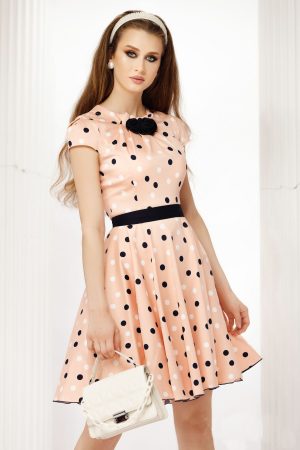Rochie Fofy de vara peach in clos cu trandafiri decorativi si buline 1