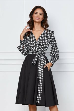 Rochie MBG neagra cu imprimeu picior de cocos alb la bust 1