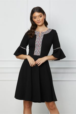 Rochie Moze neagra cu imprimeu pe bust si maneci clopot 1