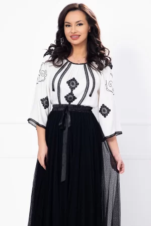Bluza alba tip ie din vascoza cu broderie traditionala neagra