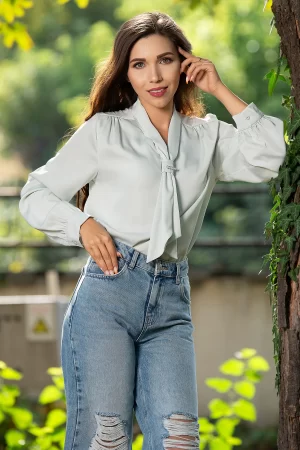 Bluza dama eleganta mint cu guler tip esarfa