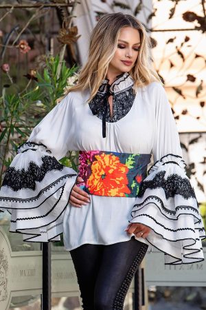 Bluza de contesa pretioasa alba cu volane din organza si dantela