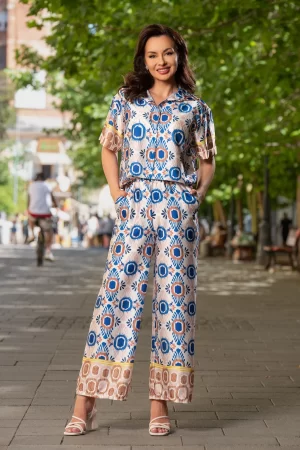Compleu casual de vara cu pantalon evazat si camasa