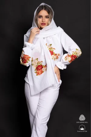 Esarfa din bumbac alba brodata cu bujori bordo