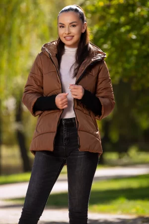 Geaca dama matlasata maro Denisa cu mansete din tricot si gluga