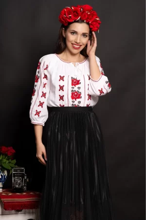 Ie alba dama Oliviana cu broderie rosie