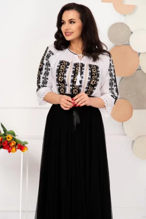 Ie alba traditionala din bumbac Veronica cu broderie neagra