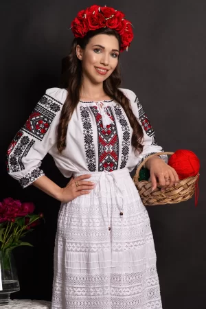 Ie dama alba din bumbac Angelita cu broderie traditionala