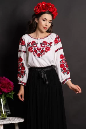 Ie dama alba din vascoza Maricela cu broderie rosie florala