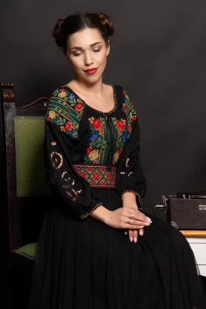 Ie dama neagra Stefania cu broderie florala traditionala