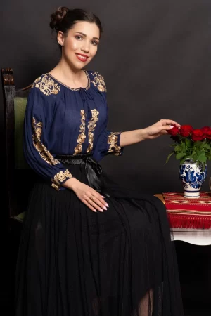 Ie dama traditionala bleumarin Minodora cu broderie aurie