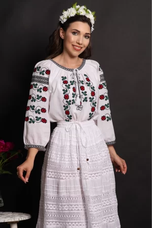 Ie dama traditionala din bumbac Clemente cu flori brodate