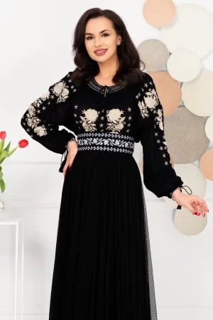Ie traditionala din vascoza neagra cu broderie florala
