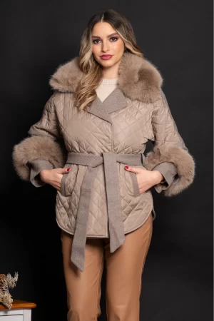 Palton dama scurt taupe Svetlana cu insertii de fas si blana eco