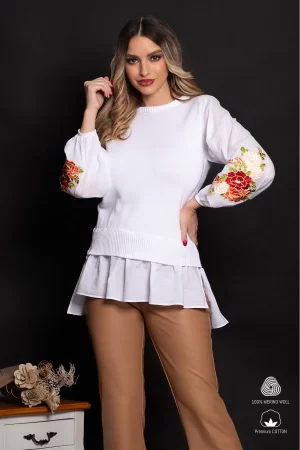 Pulover dama din bumbac alb cu maneci brodate cu bujori bordo si insertie tip camasa