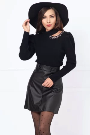 Pulover dama negru din tricot umeri bufanti si aplicatie din strassuri