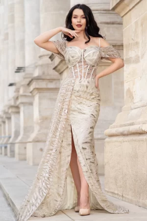 Rochie de lux Goddess aurie cu sclipici si trena pe o parte