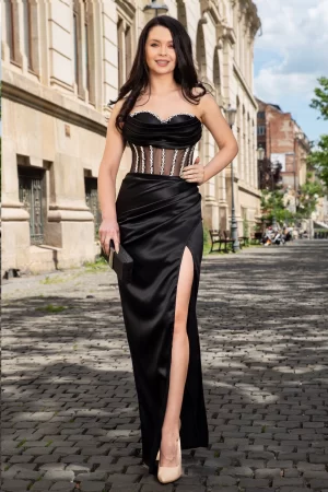 Rochie de seara lunga Sabina neagra cu fronseuri si pietre pretioase