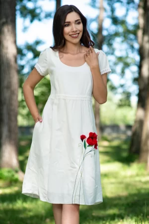 Rochie de zi din in ecru cu maci brodati 3D