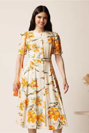 Rochie DY Fashion midi ivory in clos cu imprimeuri portocalii si curea in talie