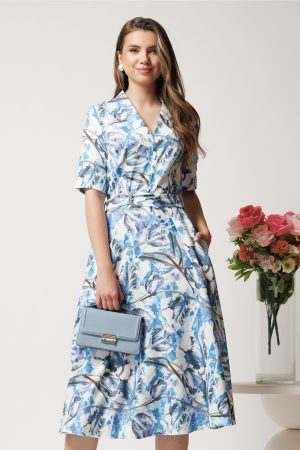Rochie midi alba in clos cu imprimeu bleu si cordon in talie
