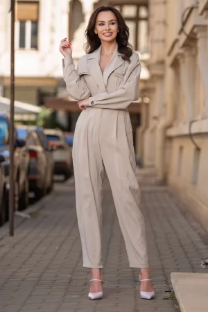 Salopeta smart casual Pretty Girl bej cu pantalon conic