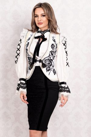 Vesta cu motive traditionale si volanase din tul brodat Legendaria by Venezia