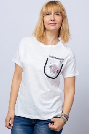 Tricou alb  ALWAYS FREEDOM  cu pestisor la buzunarul de pe bust, din bumbac