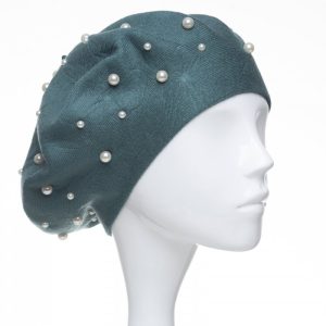 Bereta verde prafuit clasica, cu perle fine aplicate pe toata suprafata, din bumbac si lana