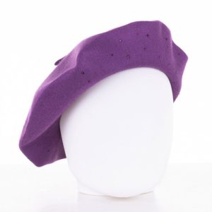 Bereta mov clasica, cu strasuri foarte fine aplicate pe toata suprafata, din bumbac si lana