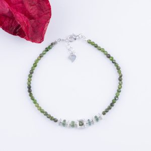 Bratara argint cu pitre naturale din cromdiopsid de 2 mm, cu element cubic din argint 925