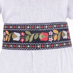 Brau traditional romanesc cu broderie floarala multicolora