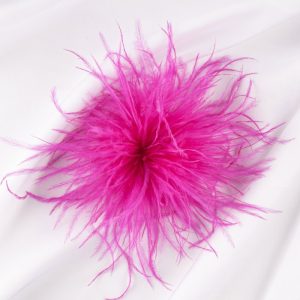 Brosa puf pene fine fucsia cu diametru de 15 cm, cu clips pentru par