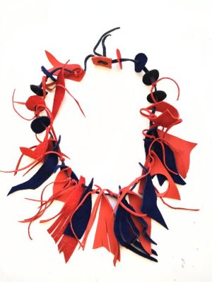 Colier corai si albastru electric ,din piele naturala,asimetric