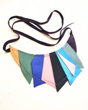 Colier din piele naturala, multicolor ,unicat