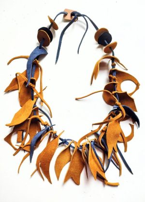 Colier handmade  din piele naturala, asimetric, nuante galben mustar ,bleumarin