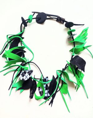 Colier handmade  din piele naturala, asimetric, nuante verde ,negru de efect