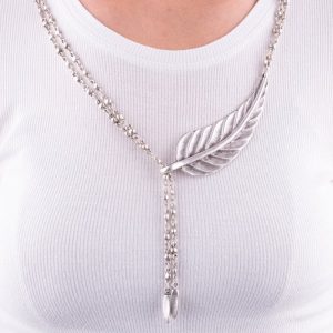 Colier lung cu frunza ce culiseaza pe 2 lanturi din ZAMAC