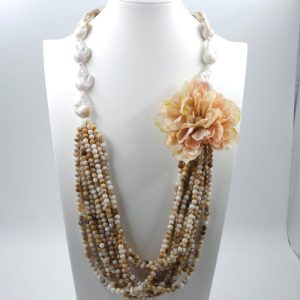 Colier statement cu floare 3D si siraguri de margele ,   design romantic