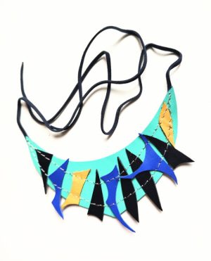 Colier  turcoaz cu insertii din piele naturala, festiv ,unicat