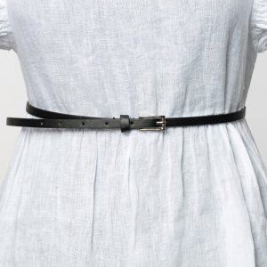 Curea subtire neagra de 0.9 cm, din piele ecologica cu catarama metalica argintie dreptunghiulara