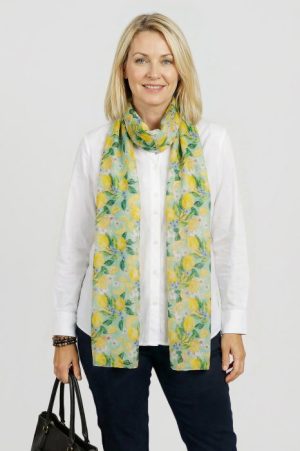 Esarfa dreptunghiulara cu doua fete, din matase, cu imprimeu fresh cu lamai pe fond verde menta