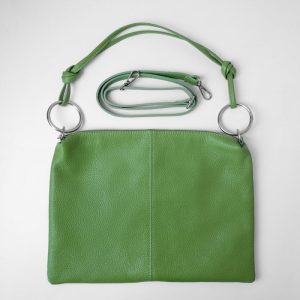 Geanta plic mare cu inele mari arginti  si doua barete, din piele naturala verde oliv