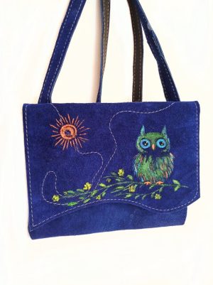 Geanta unicat handmade  cu soare si bufnita pictata ,din piele naturala albastru electric