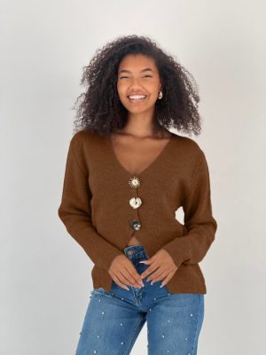 Pulover coniac, moale cu trei nasturi mari aurii, oversize